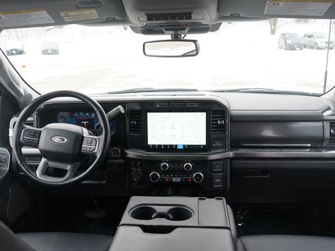 Used 2024 Ford F350 Lariat image 13