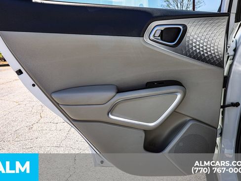 Used 2025 Kia Soul LX FWD image 47