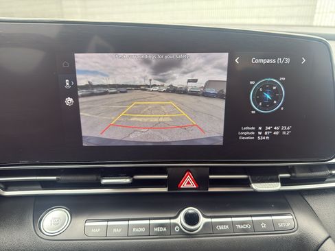 Used 2023 Hyundai Elantra SEL w/ Convenience Package FWD image 19