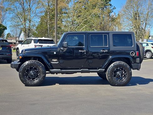 Used 2013 Jeep Wrangler Unlimited Sahara w/ Connectivity Group image 6