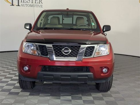 Used 2015 Nissan Frontier SV image 3