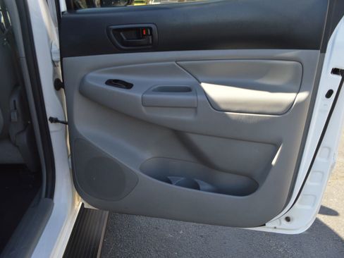 Used 2013 Toyota Tacoma 4x4 Double Cab w/ Convenience Pkg image 24