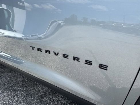 Used 2025 Chevrolet Traverse Z71 AWD/4WD image 10