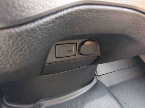 Used 2025 Mercedes-Benz Sprinter 2500 image 9