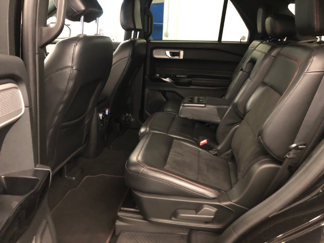 Used 2023 Ford Explorer ST-Line AWD/4WD image 28