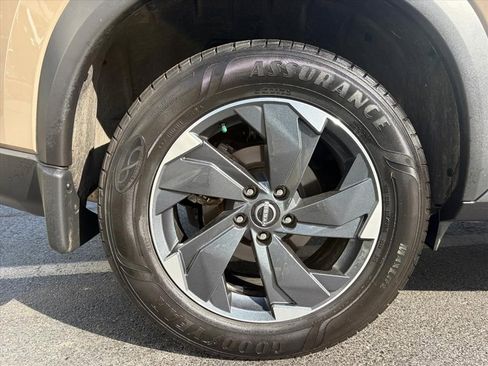 Used 2024 Nissan Rogue SV AWD/4WD image 27