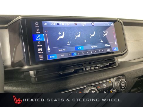 Used 2024 Jeep Wrangler Unlimited w/ Convenience Group AWD/4WD image 5