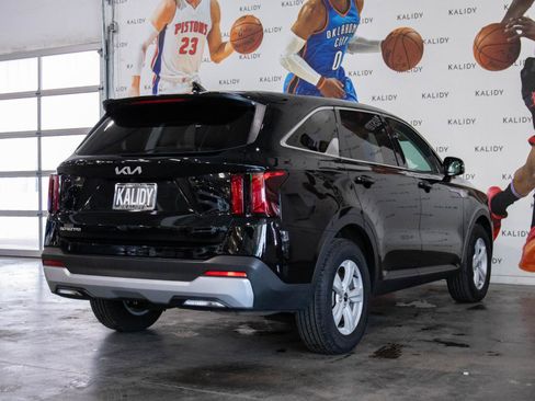 Used 2026 Kia Sorento LX FWD image 24