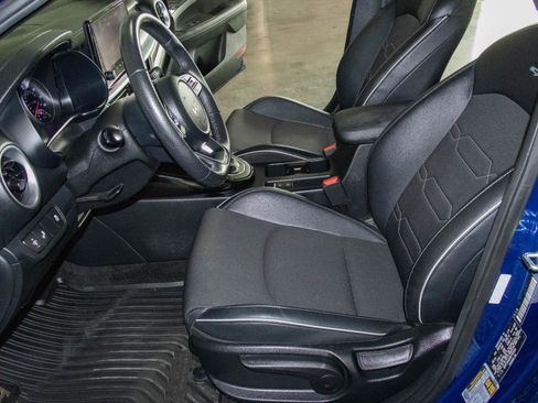 Used 2024 Kia Forte GT-Line w/ GT-Line Premium Package image 8