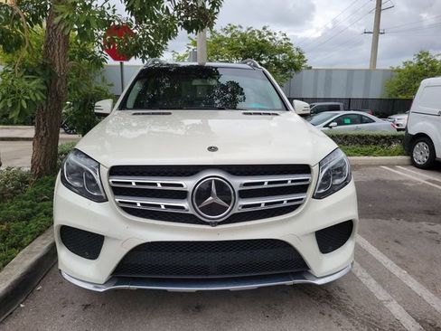 Used 2018 Mercedes-Benz GLS 550 4MATIC image 2
