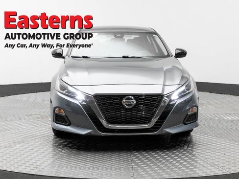 Used 2022 Nissan Altima 2.5 SR FWD image 2