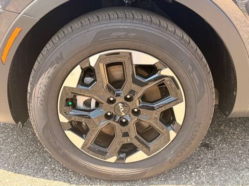 Certified 2026 Kia Sorento S FWD image 25