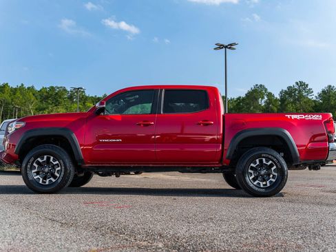 Used 2021 Toyota Tacoma TRD Off-Road AWD/4WD image 4