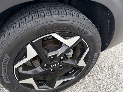 Certified 2024 Kia Seltos EX FWD image 6