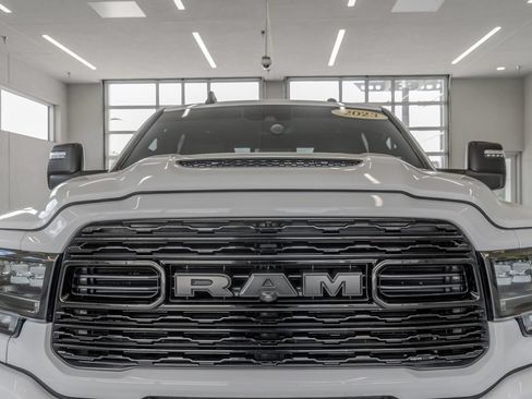 Used 2023 RAM 2500 Limited AWD/4WD image 23
