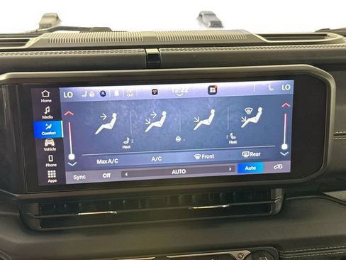 Used 2024 Jeep Wrangler Unlimited Sahara w/ Safety Group AWD/4WD image 13