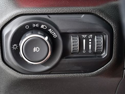 Used 2021 Jeep Wrangler Unlimited Rubicon AWD/4WD image 32
