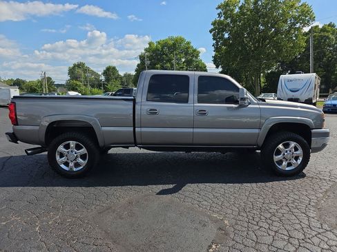 Used 2006 Chevrolet Silverado 2500 LT w/ Heavy-Duty Power Package AWD/4WD image 20