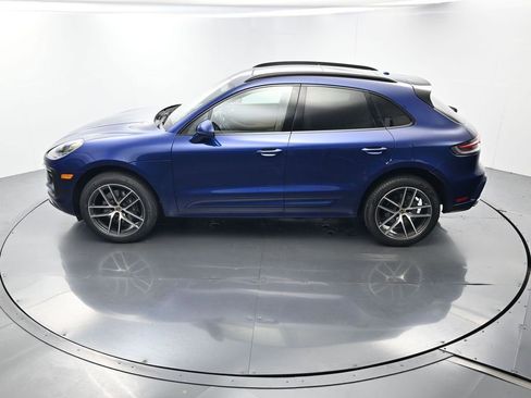 Certified 2024 Porsche Macan AWD/4WD image 35
