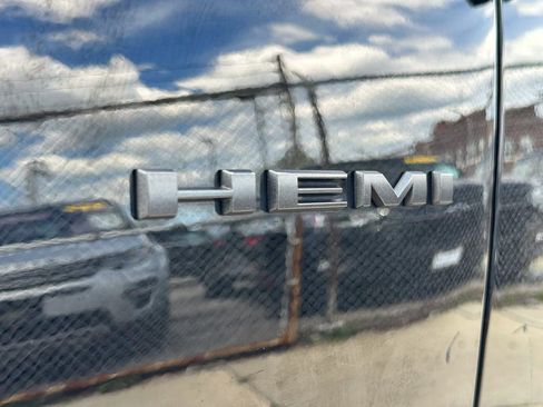 Used 2023 Dodge Durango R/T w/ Hemi Orange Plus Package AWD/4WD image 10