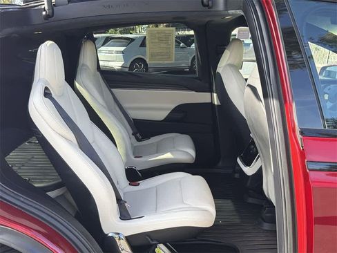 Used 2023 Tesla Model X Plaid image 32