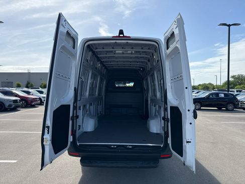 Certified 2025 Mercedes-Benz Sprinter 2500 image 10