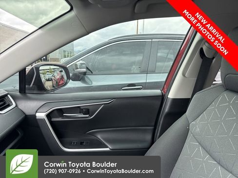Used 2022 Toyota RAV4 XLE w/ Convenience Package AWD/4WD image 13
