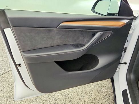 Used 2023 Tesla Model Y Long Range AWD/4WD image 11