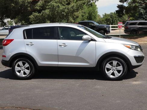 Used 2011 Kia Sportage LX w/ Convenience Pkg FWD image 3