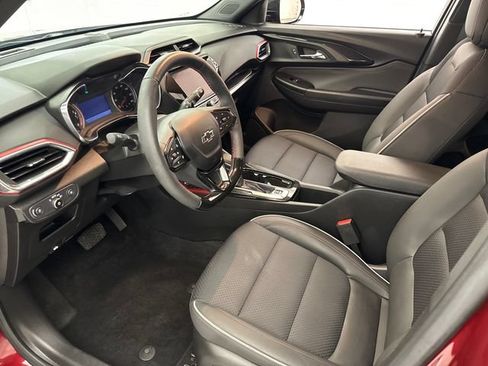 Used 2023 Chevrolet TrailBlazer RS w/ Sun and Liftgate Package FWD image 23