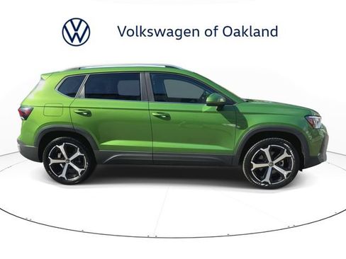 New 2026 Volkswagen Taos SEL AWD/4WD image 9