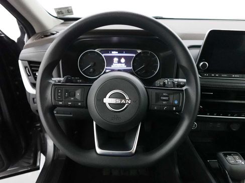 Used 2023 Nissan Rogue SV AWD/4WD image 16