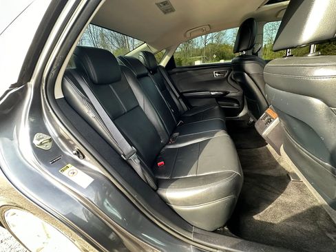 Used 2013 Toyota Avalon XLE Touring FWD image 18