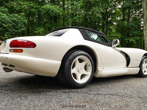 Used 1996 Dodge Viper RT/10 RWD image 8