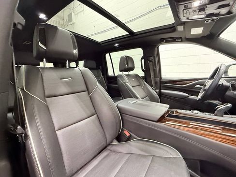 Used 2022 Cadillac Escalade ESV Premium Luxury AWD/4WD image 39
