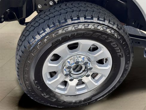 Used 2024 Ford F250 XLT w/ FX4 Off-Road Package image 6