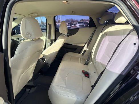 Used 2020 Chevrolet Malibu LT w/ Leather Package image 14