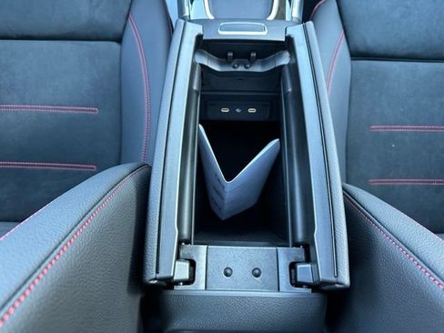 New 2026 Mercedes-Benz GLB 35 AMG 4MATIC image 39