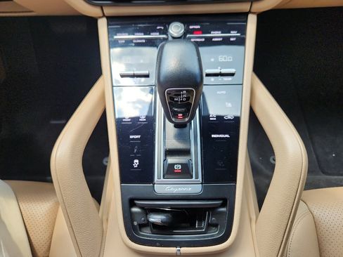 Certified 2020 Porsche Cayenne AWD/4WD image 31