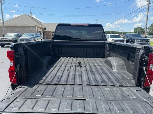 Used 2022 Chevrolet Silverado 2500 Custom w/ Custom Value Package AWD/4WD image 7