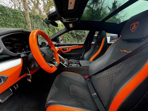 Used 2023 Lamborghini Urus S image 10