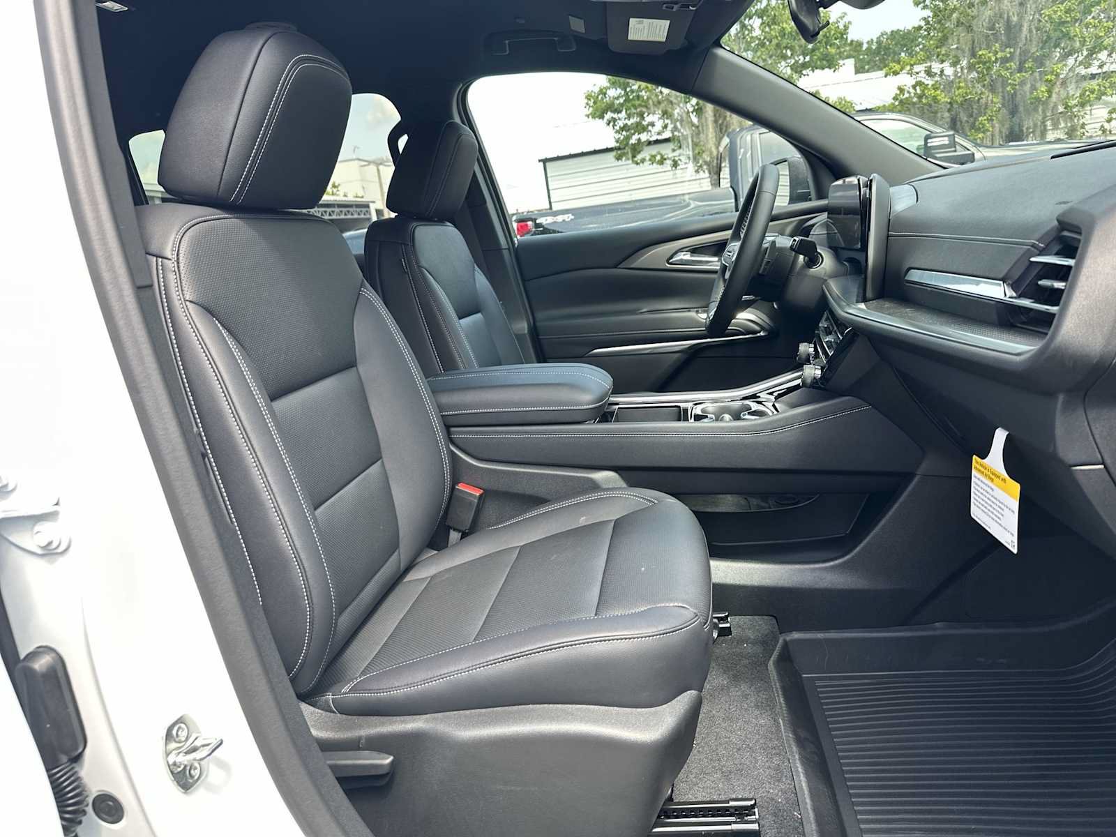 New 2026 Chevrolet Traverse LT w/ LPO, Floor Liner Package FWD image 19