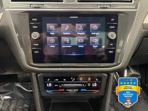 Used 2022 Volkswagen Tiguan SE AWD/4WD image 3