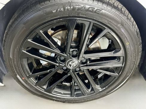 Used 2025 Toyota Camry SE FWD image 12