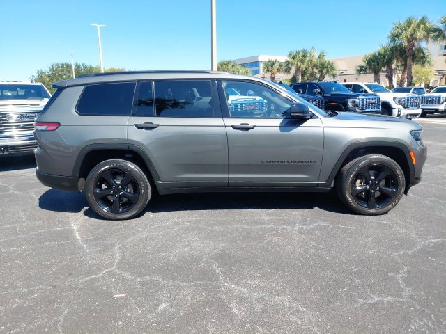 Used 2023 Jeep Grand Cherokee L Laredo RWD image 3