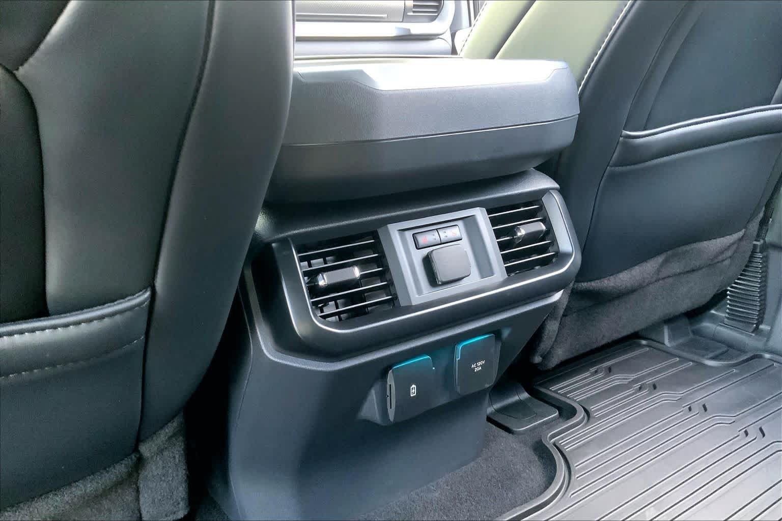 Used 2025 Ford F150 Raptor AWD/4WD image 36