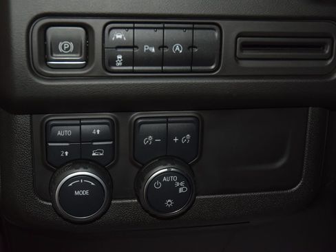 Used 2023 Chevrolet Tahoe LT AWD/4WD image 34