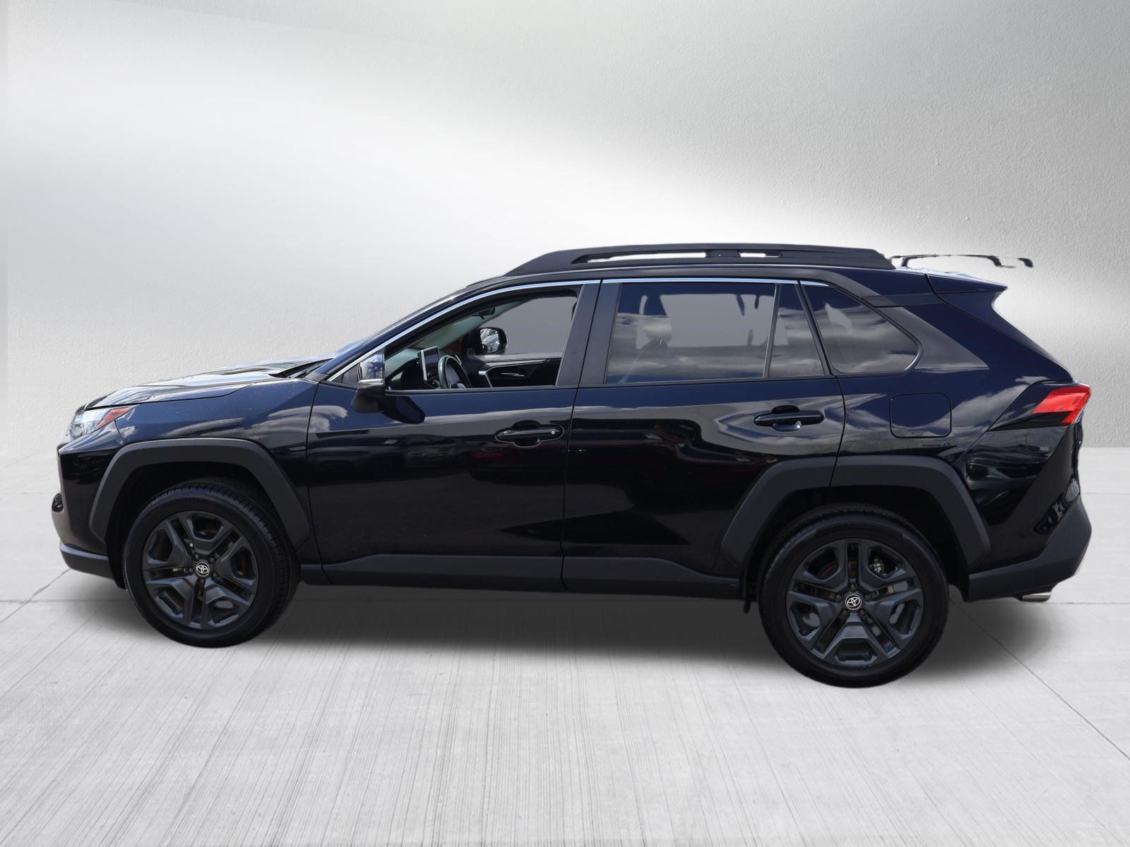 Used 2024 Toyota RAV4 Adventure AWD/4WD image 4