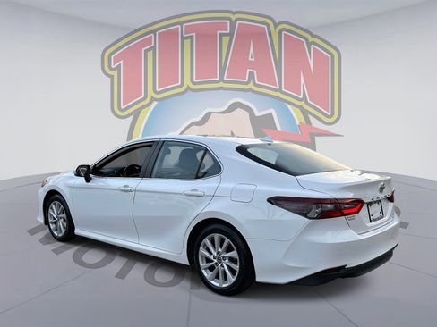 Used 2021 Toyota Camry LE image 3
