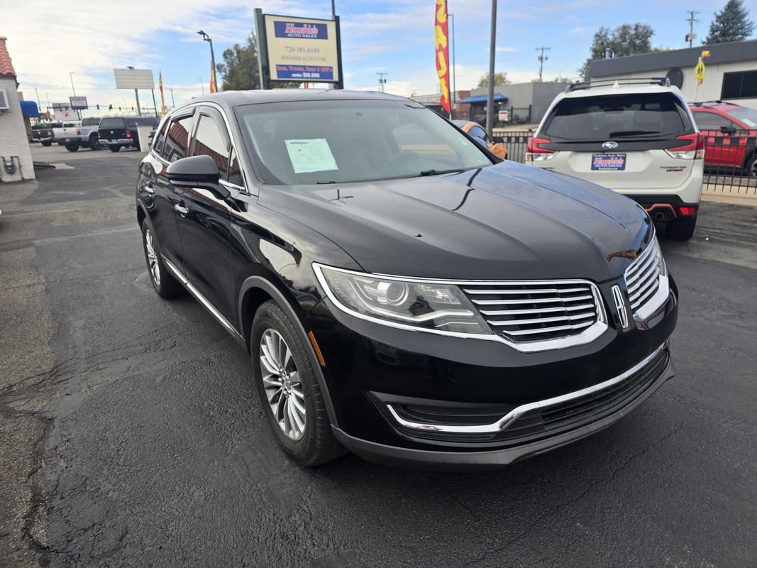 Used 2017 Lincoln MKX Select w/ Select Plus Package AWD/4WD image 5